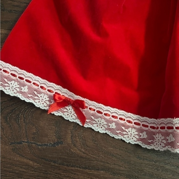 Vintage red velvet white lace dress baby girl 24 months - Picture 6 of 7